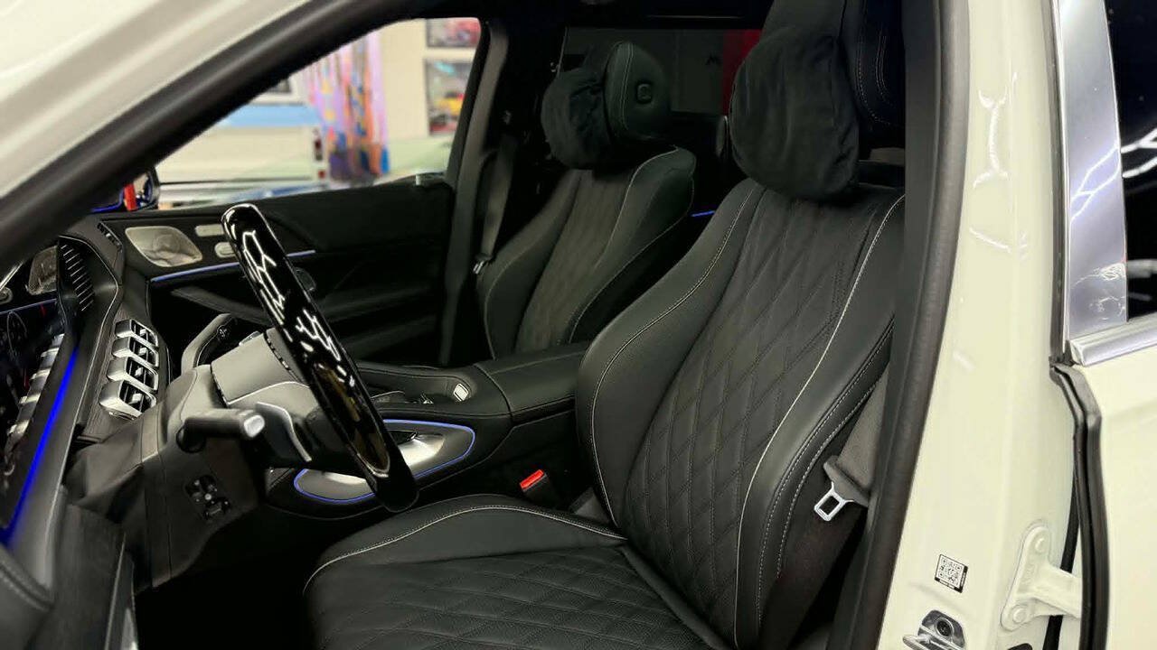 Used 2026 Mercedes-Benz Maybach GLS 600 4MATIC image 13