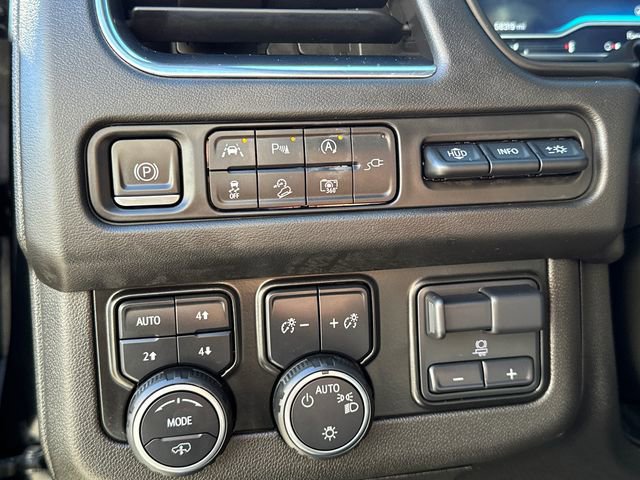 Used 2022 Chevrolet Suburban High Country AWD/4WD image 30
