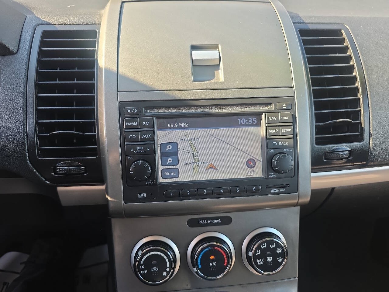 Used 2012 Nissan Sentra 2.0 SR w/ Special Edition Pkg FWD image 12