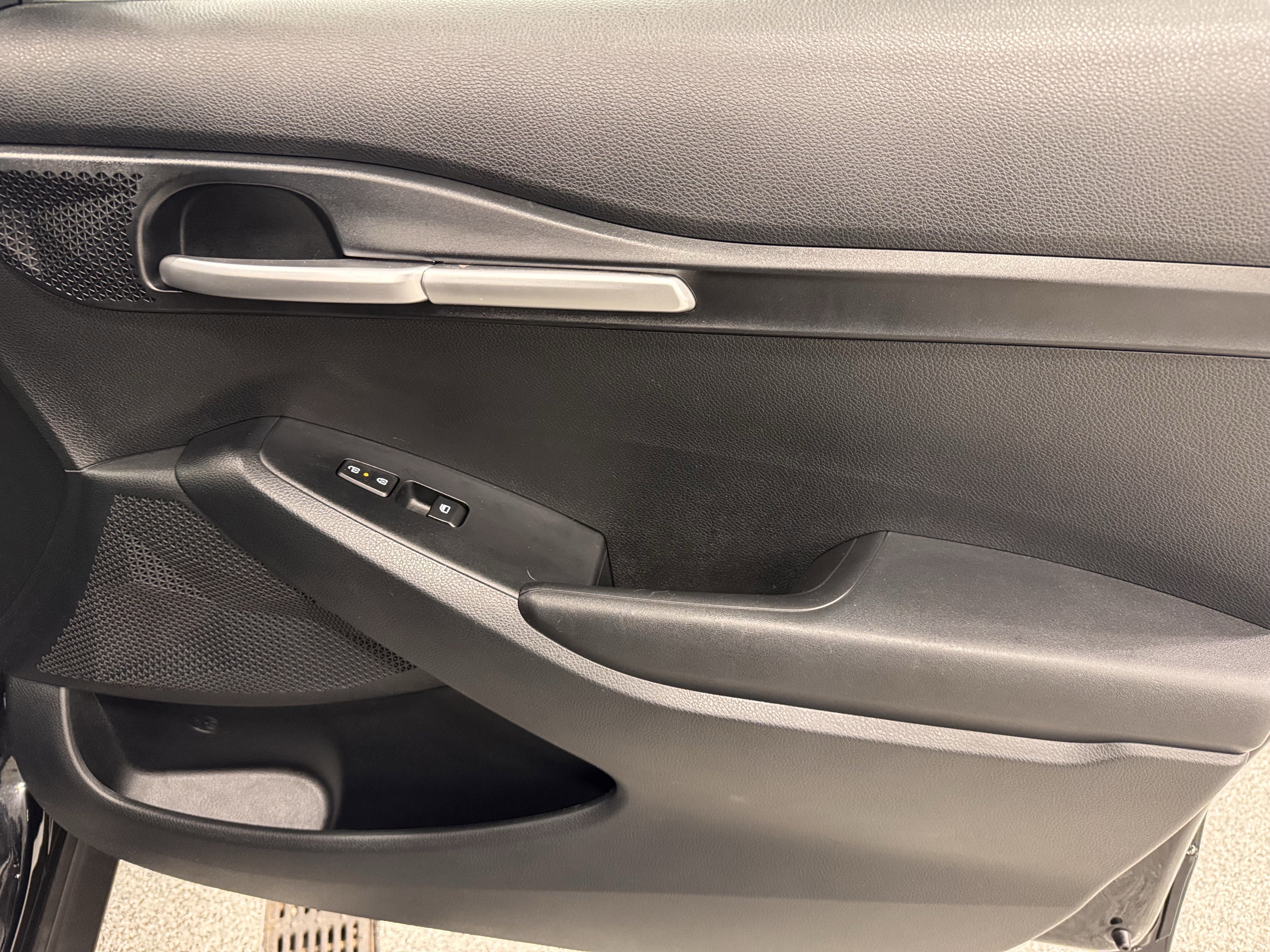 Certified 2025 Kia Seltos LX image 26