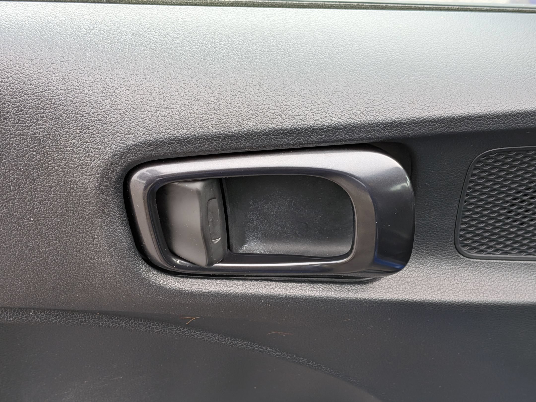 Used 2024 Hyundai Venue Limited FWD image 12
