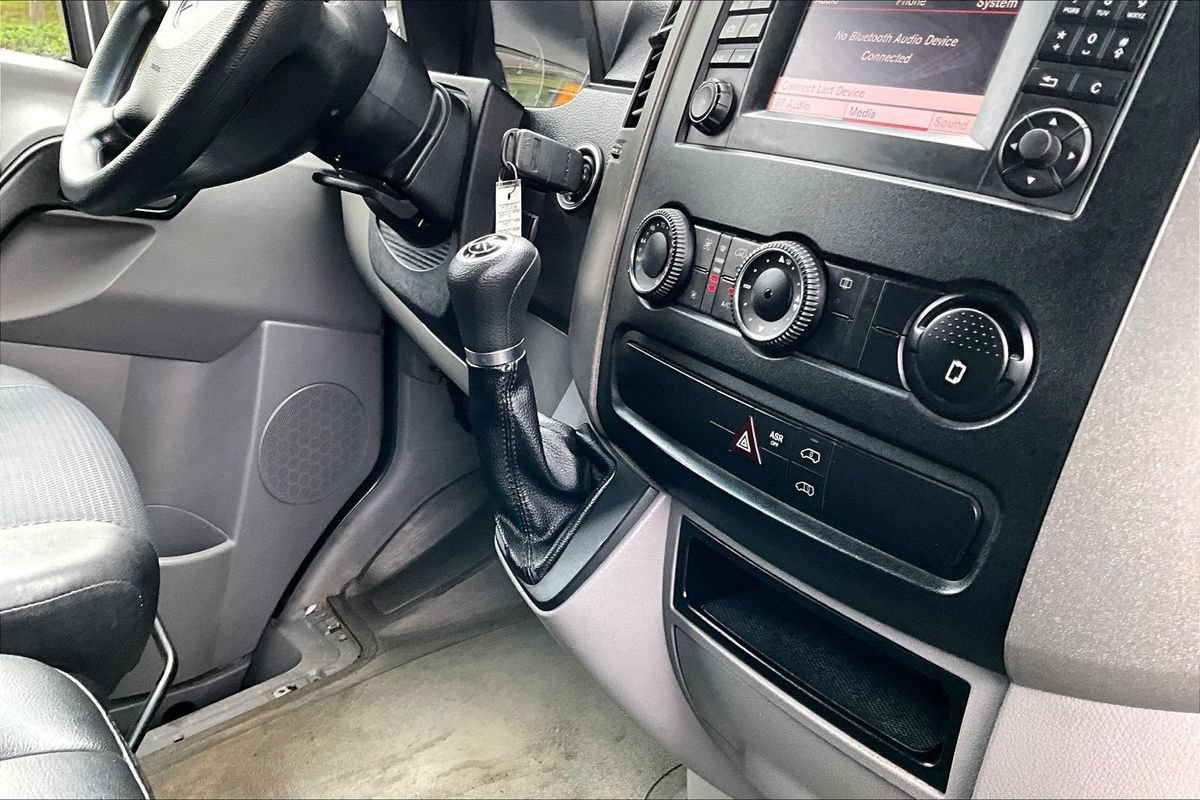 Used 2015 Mercedes-Benz Sprinter 2500 image 21
