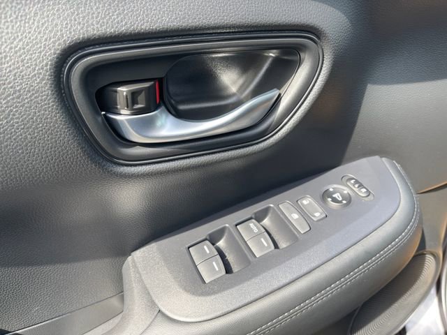 Certified 2025 Honda HR-V LX image 18
