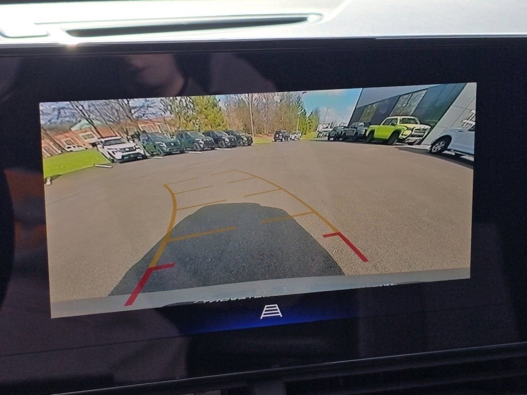 Used 2024 Chevrolet Trax LT w/ Driver Confidence Package image 5