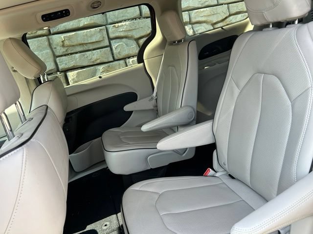 Certified 2021 Chrysler Pacifica Limited w/ Premium & Safety Sphere Group AWD/4WD image 9