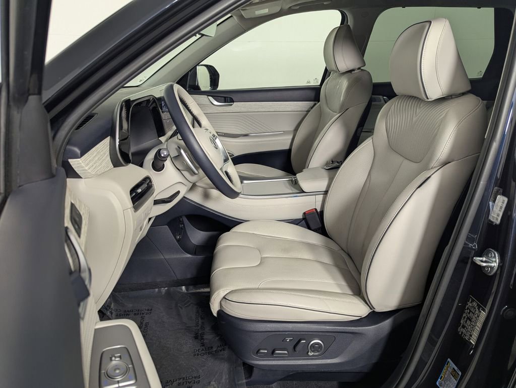Used 2024 Hyundai Palisade Calligraphy image 12