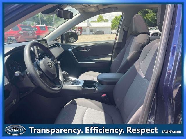 Certified 2021 Toyota RAV4 XLE w/ Convenience Package AWD/4WD image 17