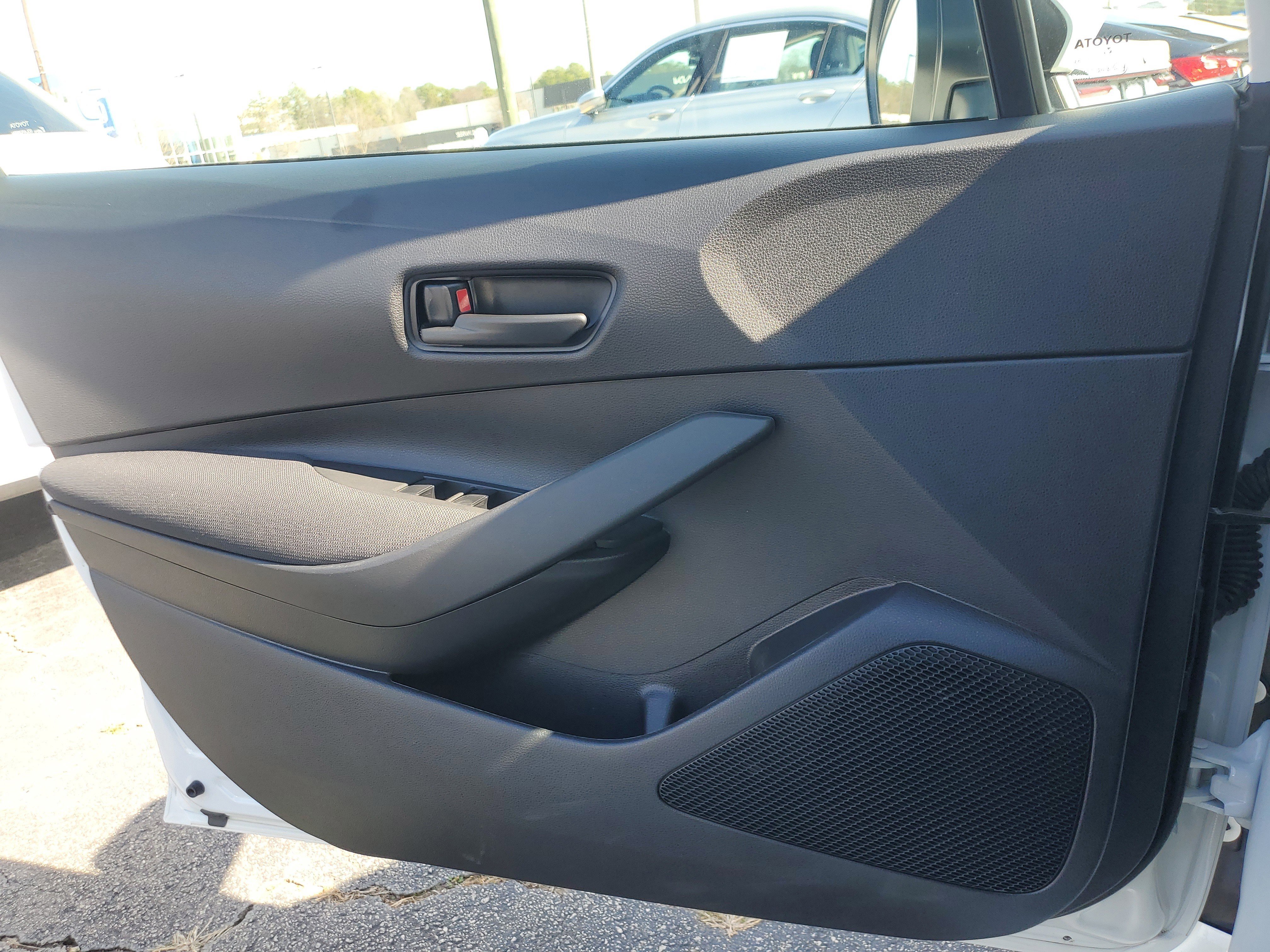 Used 2022 Toyota Corolla LE image 22