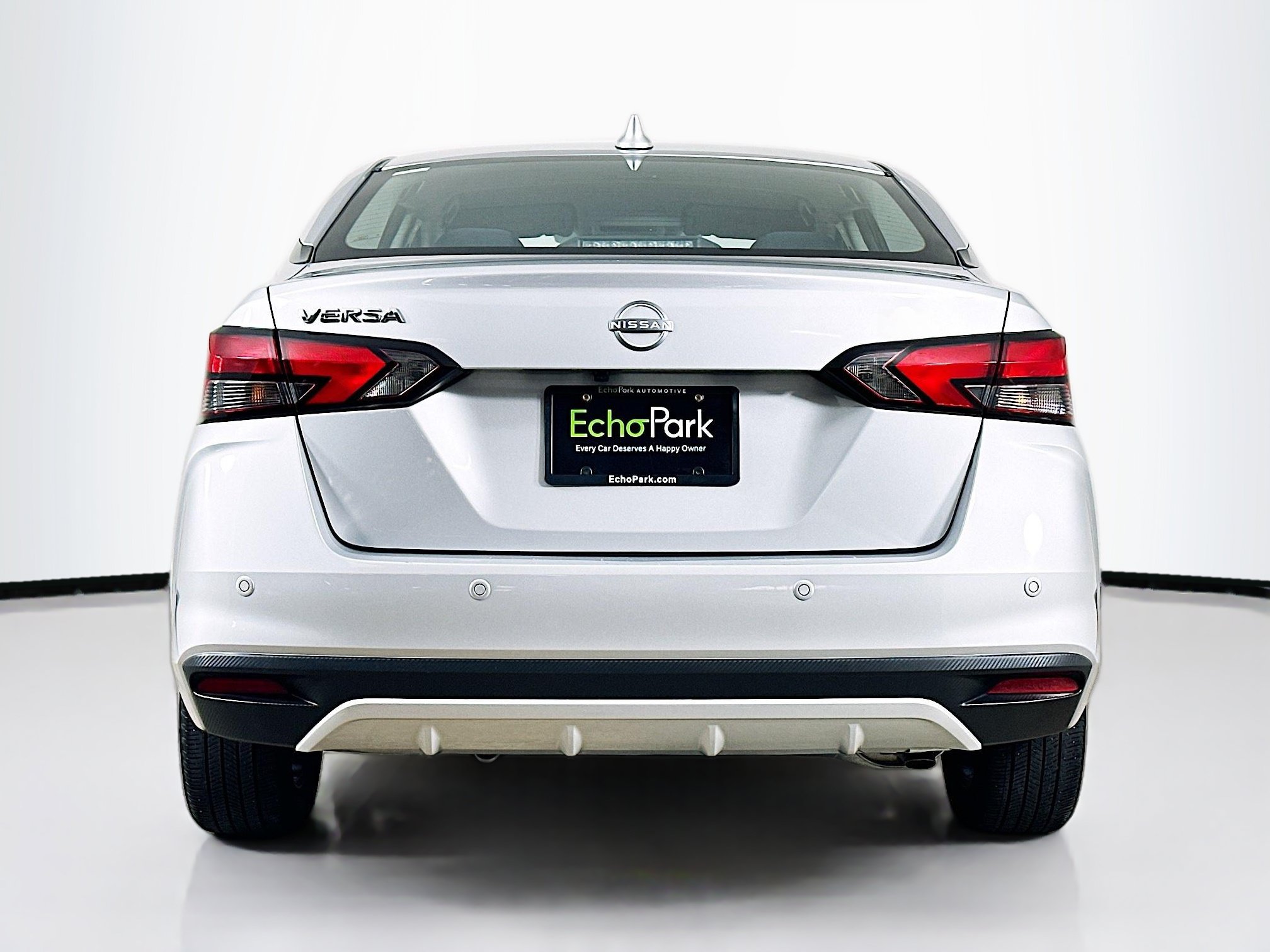 Used 2025 Nissan Versa SV FWD image 7