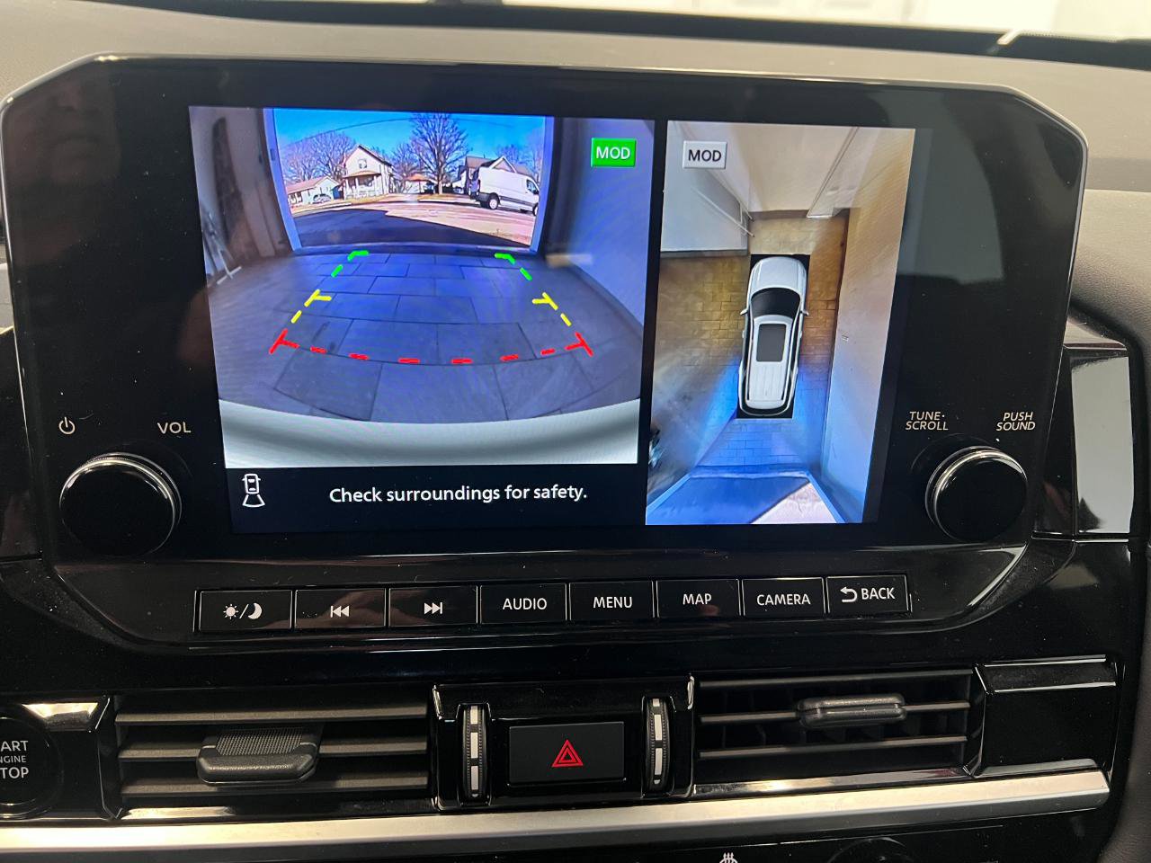 Used 2025 Nissan Pathfinder SL image 59