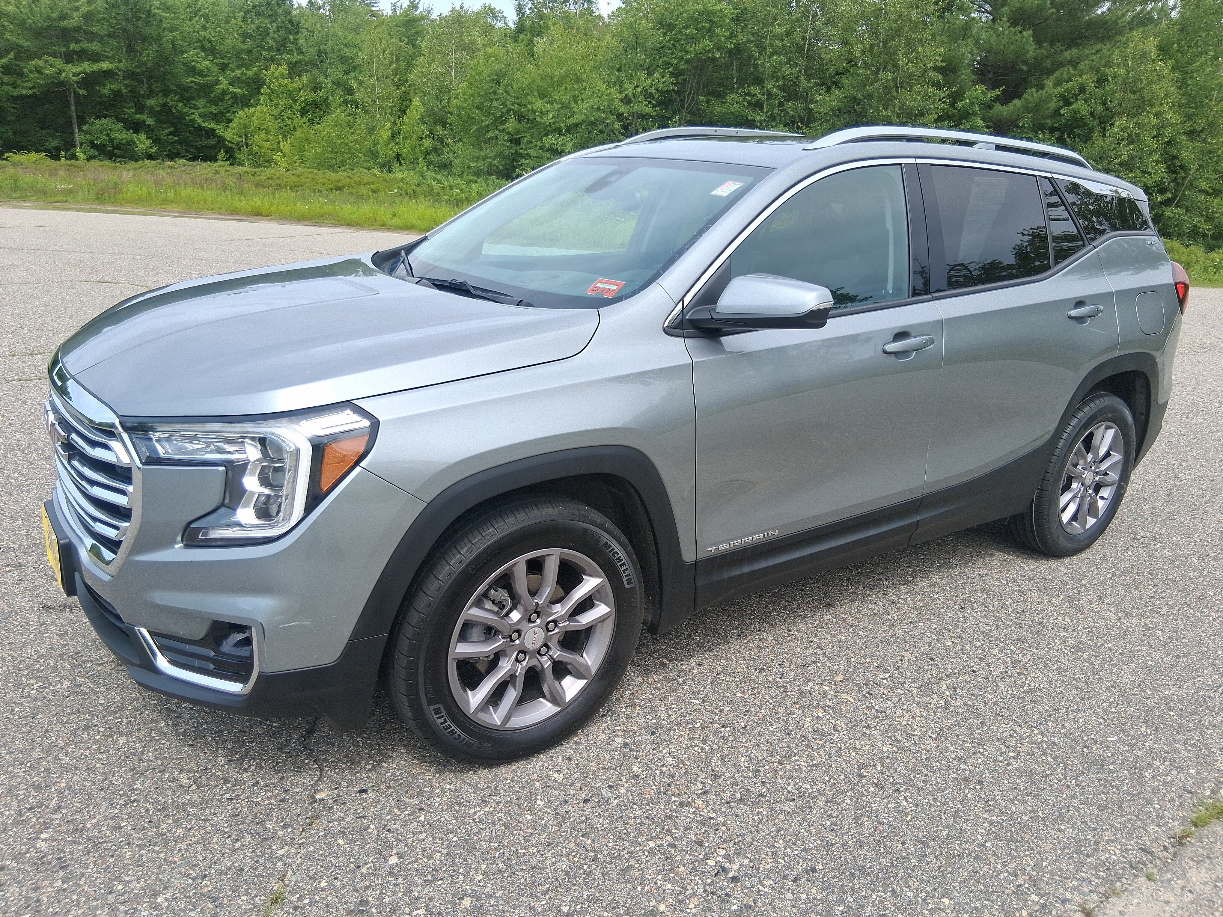 Used 2024 GMC Terrain SLT w/ Infotainment Package II AWD/4WD image 1