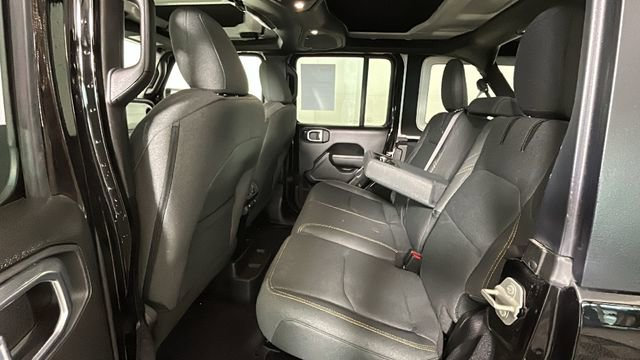 Used 2024 Jeep Wrangler Unlimited w/ Convenience Group AWD/4WD image 8