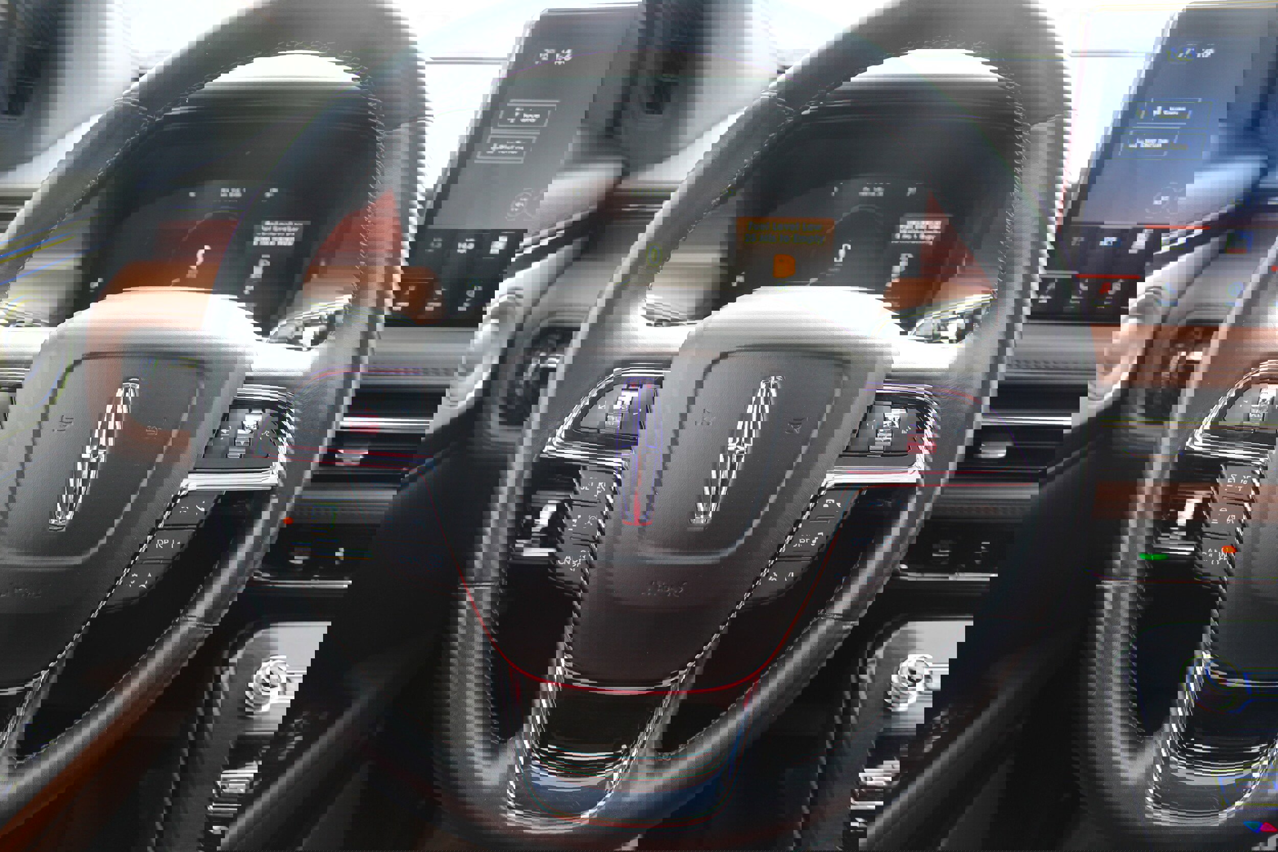 Used 2022 Lincoln Nautilus Reserve w/ Equipment Group 202A image 7