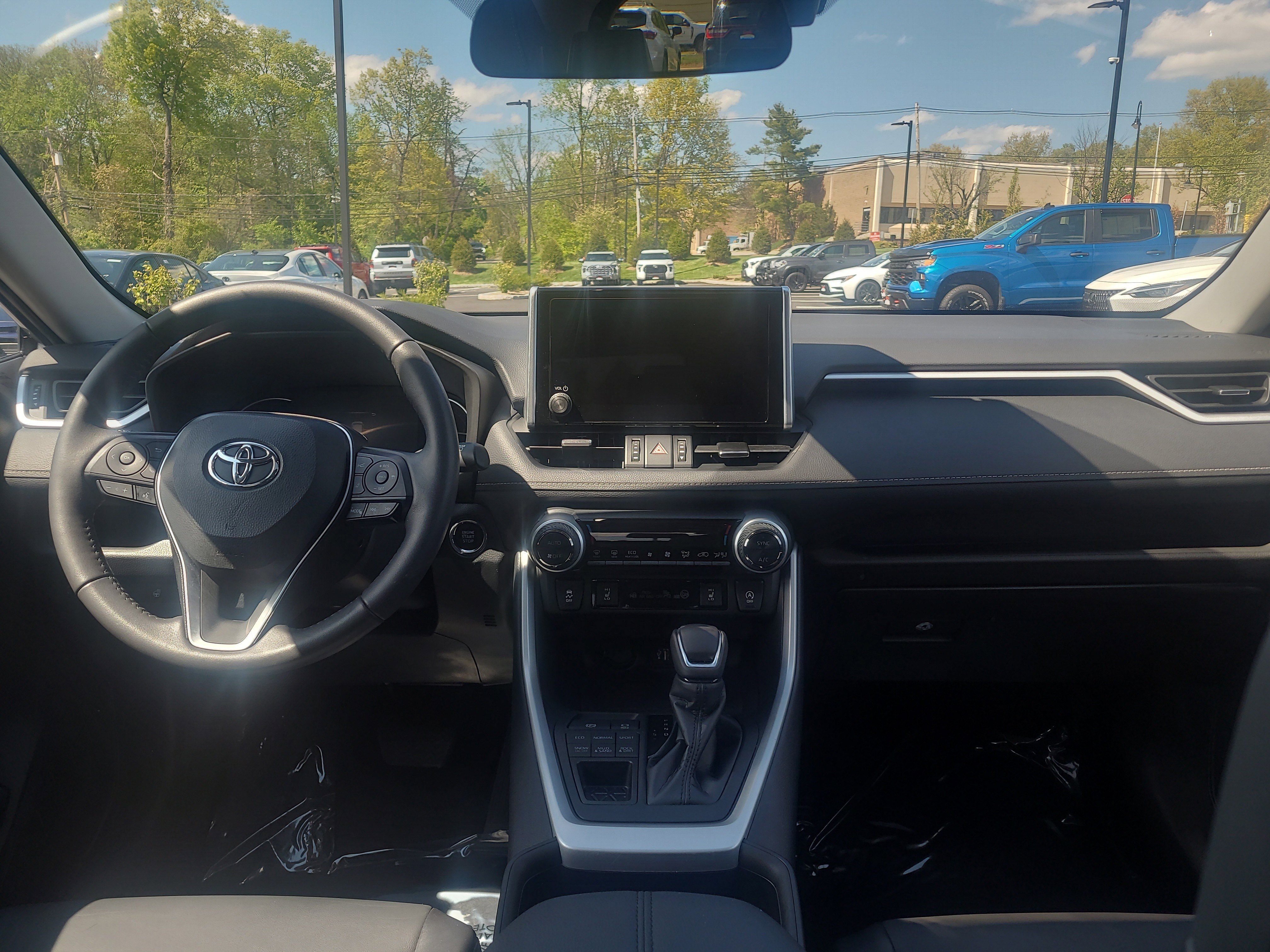 Certified 2023 Toyota RAV4 XLE Premium AWD/4WD image 18