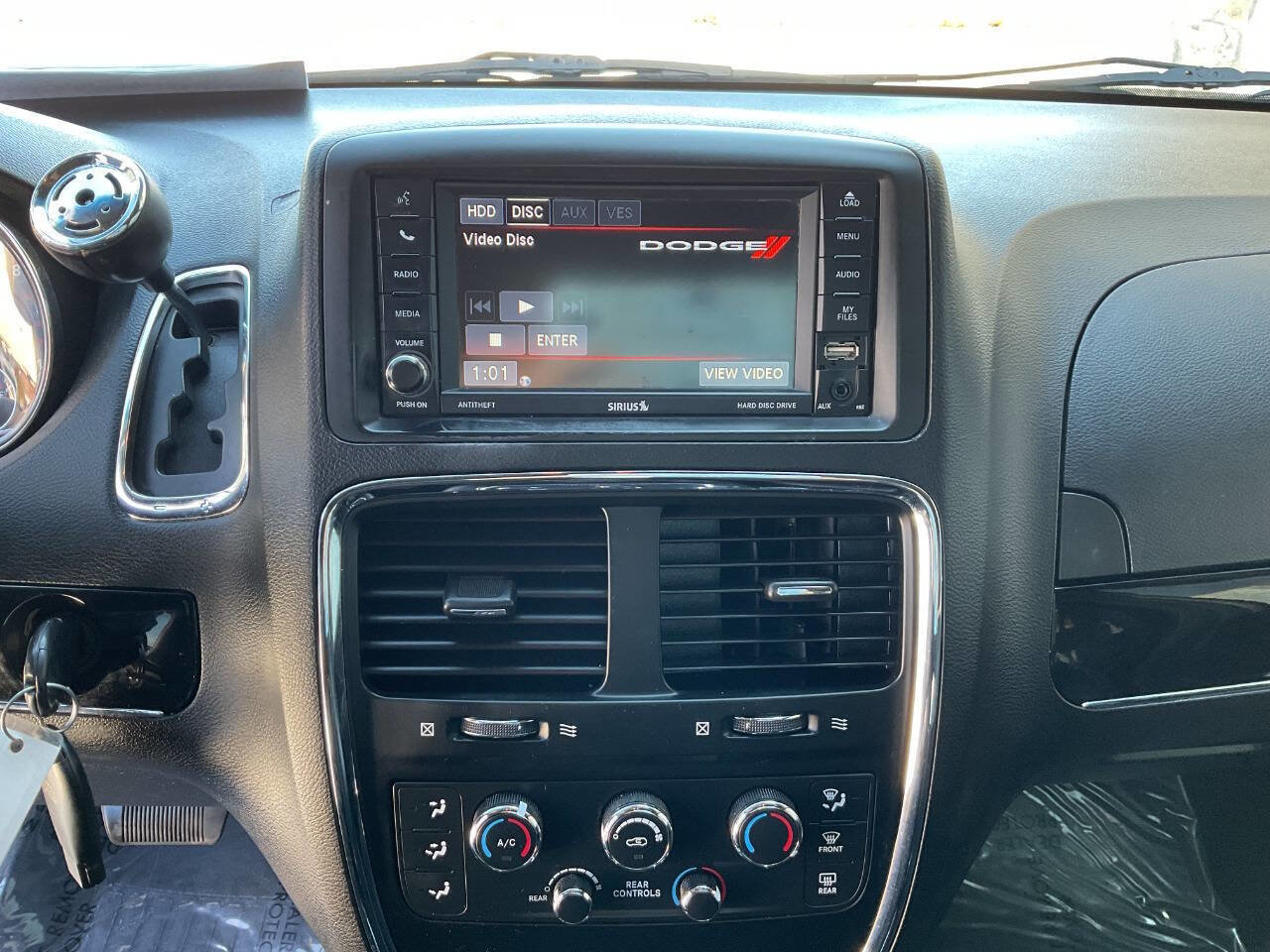 Used 2016 Dodge Grand Caravan SXT image 23