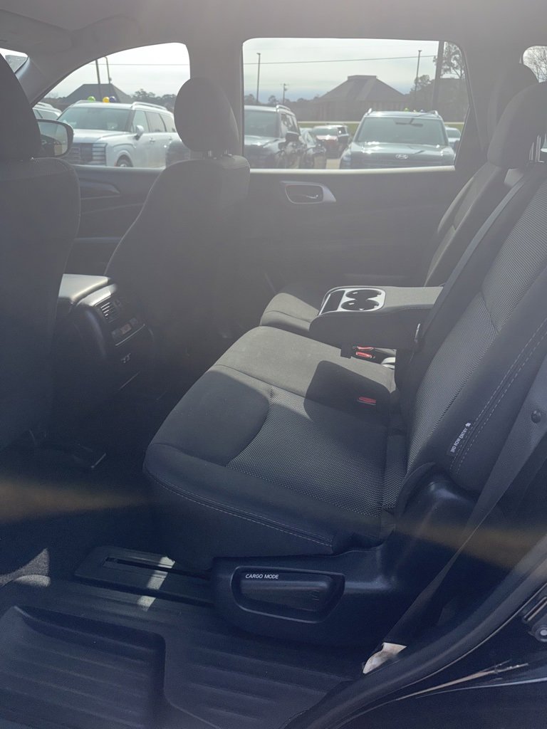 Used 2020 Nissan Pathfinder S image 13