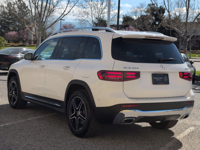 New 2026 Mercedes-Benz GLB 250 4MATIC image 9