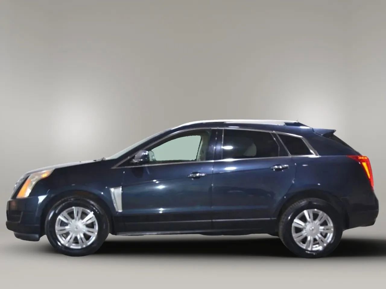 Used 2016 Cadillac SRX Luxury w/ Driver Awareness Package image 4