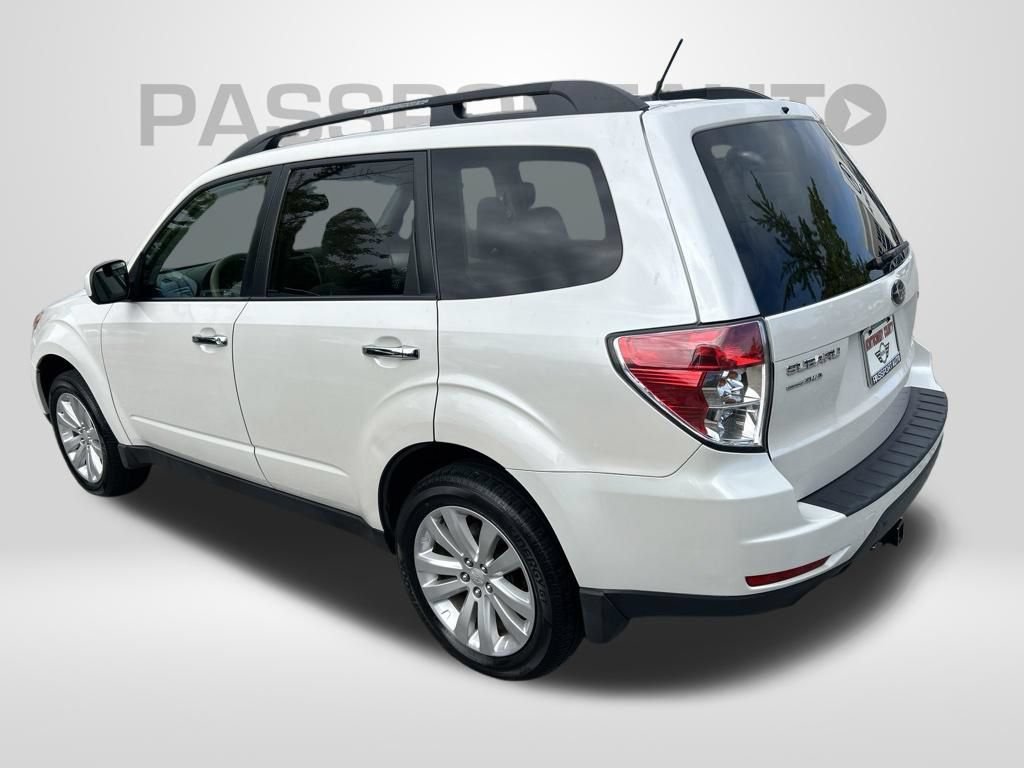 Used 2013 Subaru Forester 2.5X Premium AWD/4WD image 2