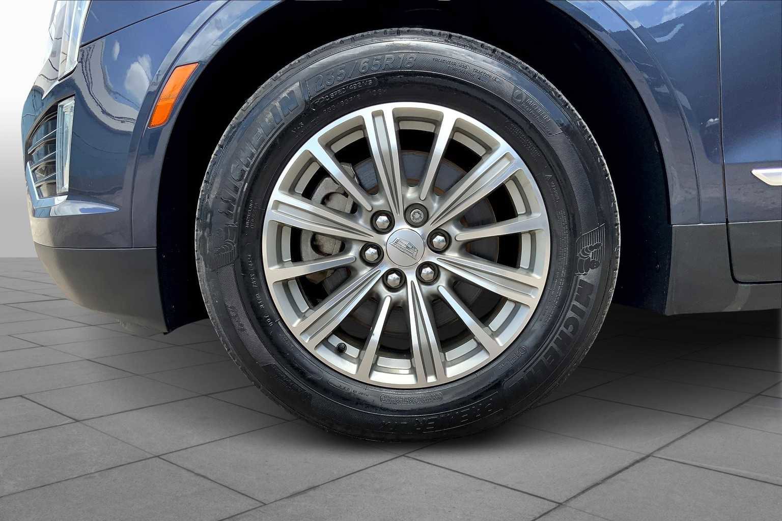 Used 2018 Cadillac XT5 Luxury w/ Driver Awareness Package image 20