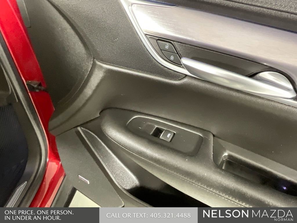 Used 2019 Cadillac XT5 Premium Luxury FWD image 21