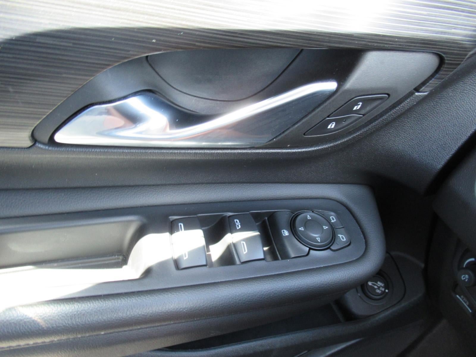 Used 2023 GMC Terrain SLE w/ Driver Convenience Package FWD image 19