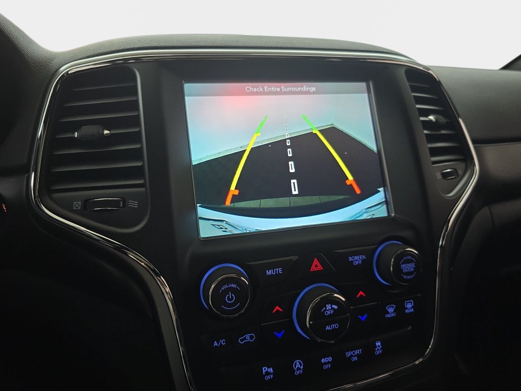 Used 2018 Jeep Grand Cherokee Laredo AWD/4WD image 23