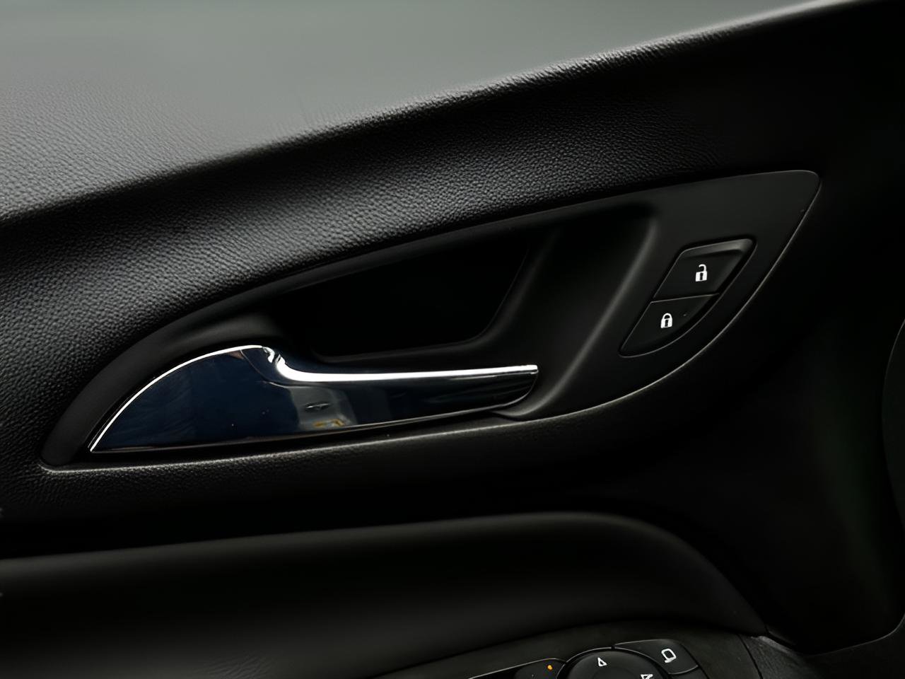 Used 2021 Chevrolet Equinox LT image 22