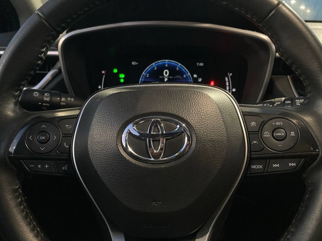 Certified 2024 Toyota Corolla Cross XLE w/ Convenience Package FWD image 19