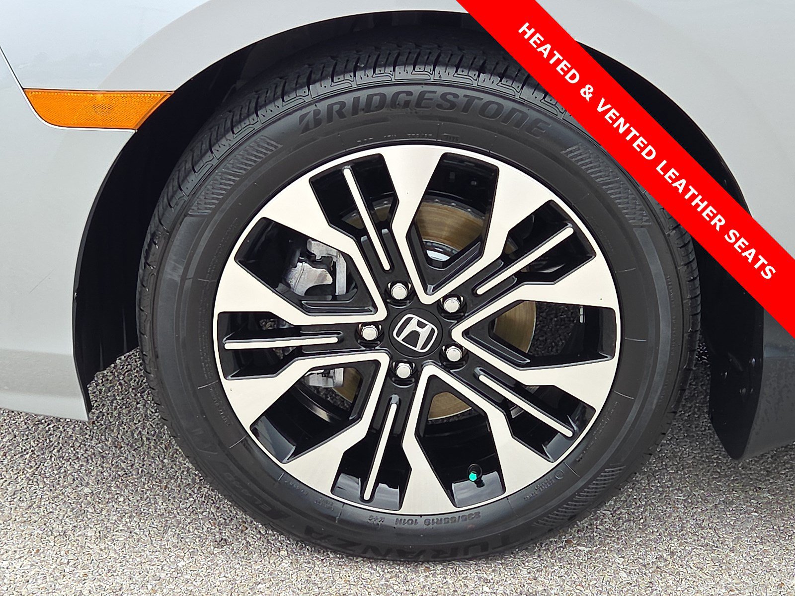 Used 2026 Honda Odyssey Elite image 7