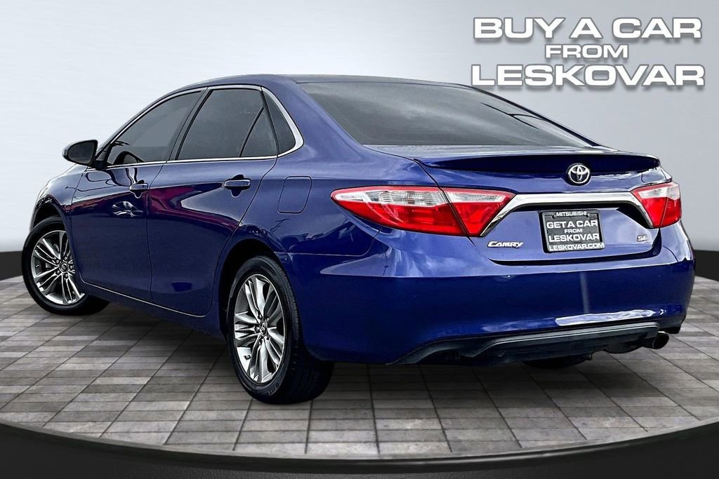 Used 2016 Toyota Camry SE FWD image 2