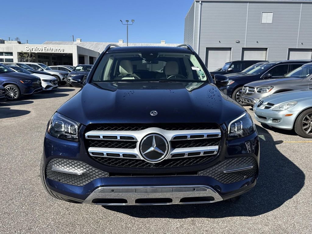 Used 2022 Mercedes-Benz GLS 450 4MATIC image 2