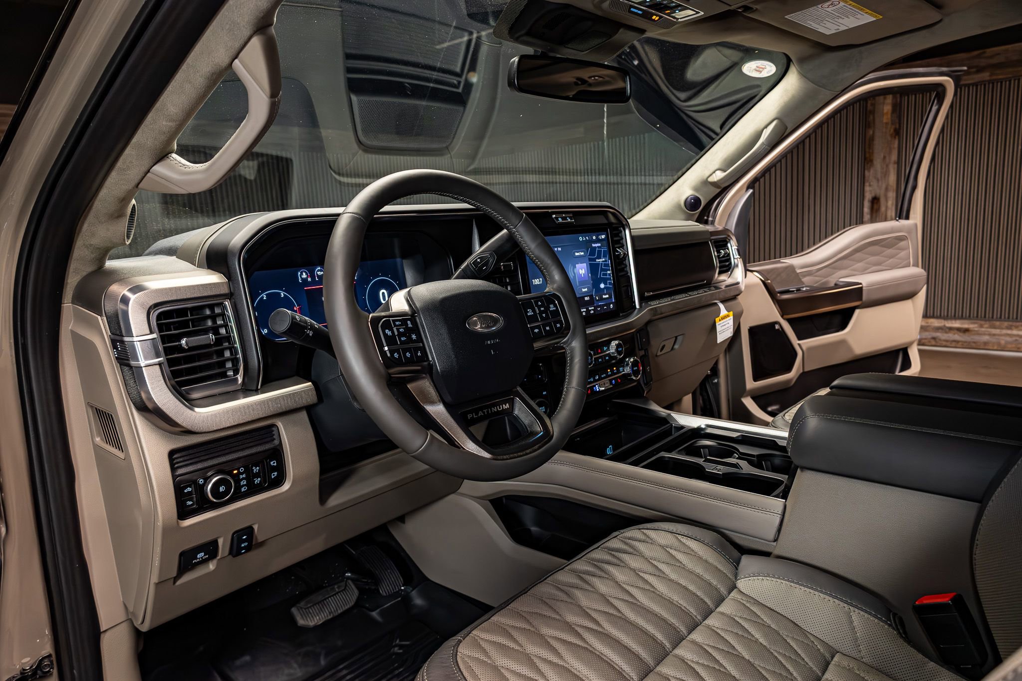 Used 2026 Ford F450 Platinum w/ Platinum Plus Package image 16