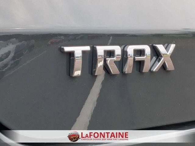 Used 2025 Chevrolet Trax LT w/ LT Convenience Package FWD image 10