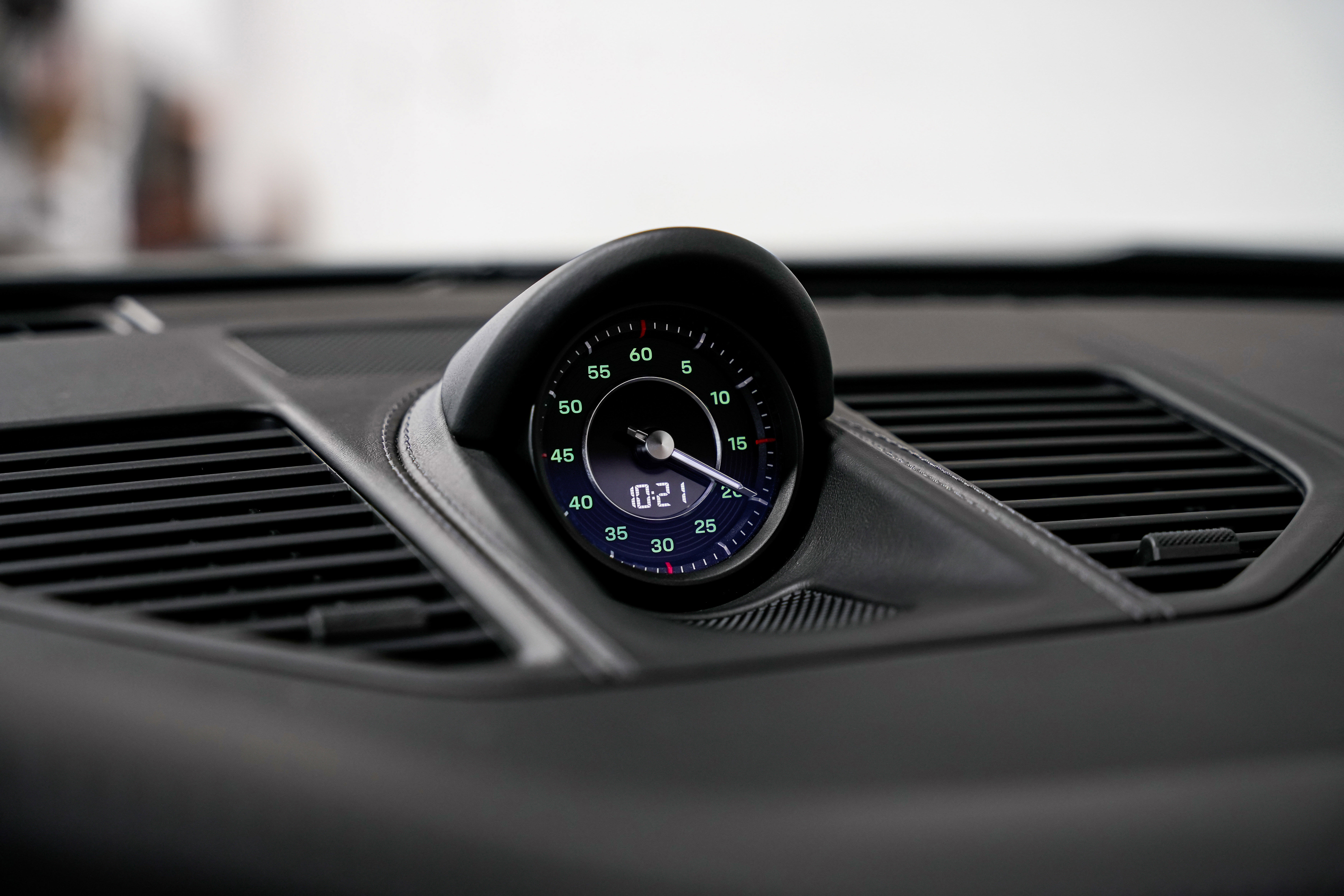 Used 2021 Porsche 911 Targa 4S Heritage Design image 13