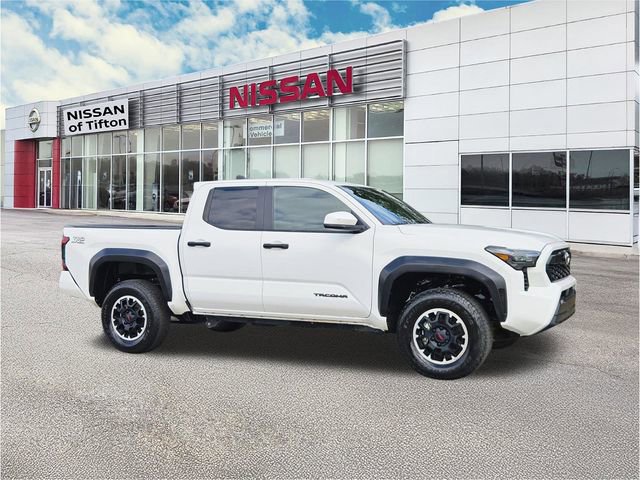 Used 2024 Toyota Tacoma TRD Off-Road image 3