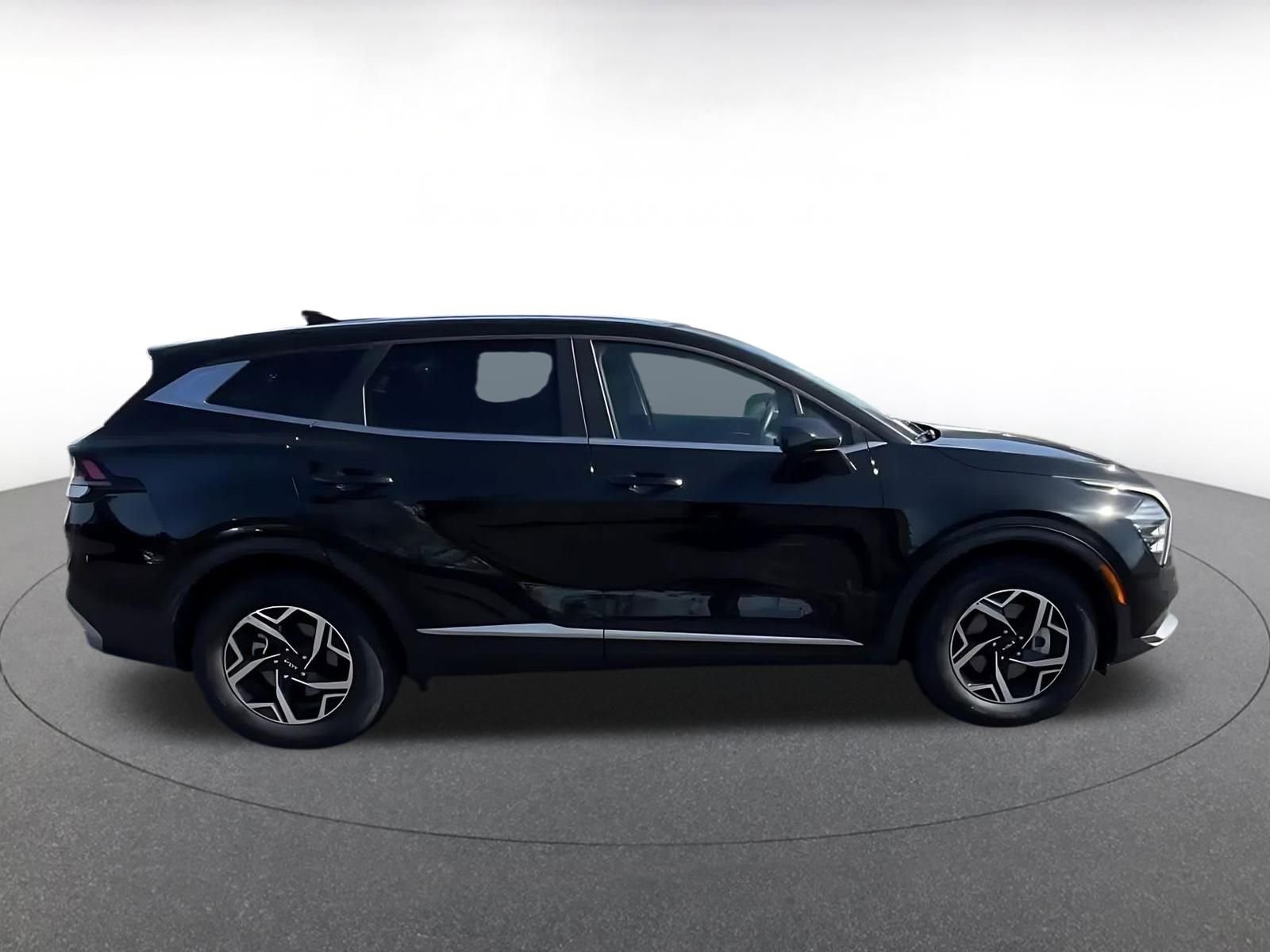 Used 2025 Kia Sportage LX FWD image 16