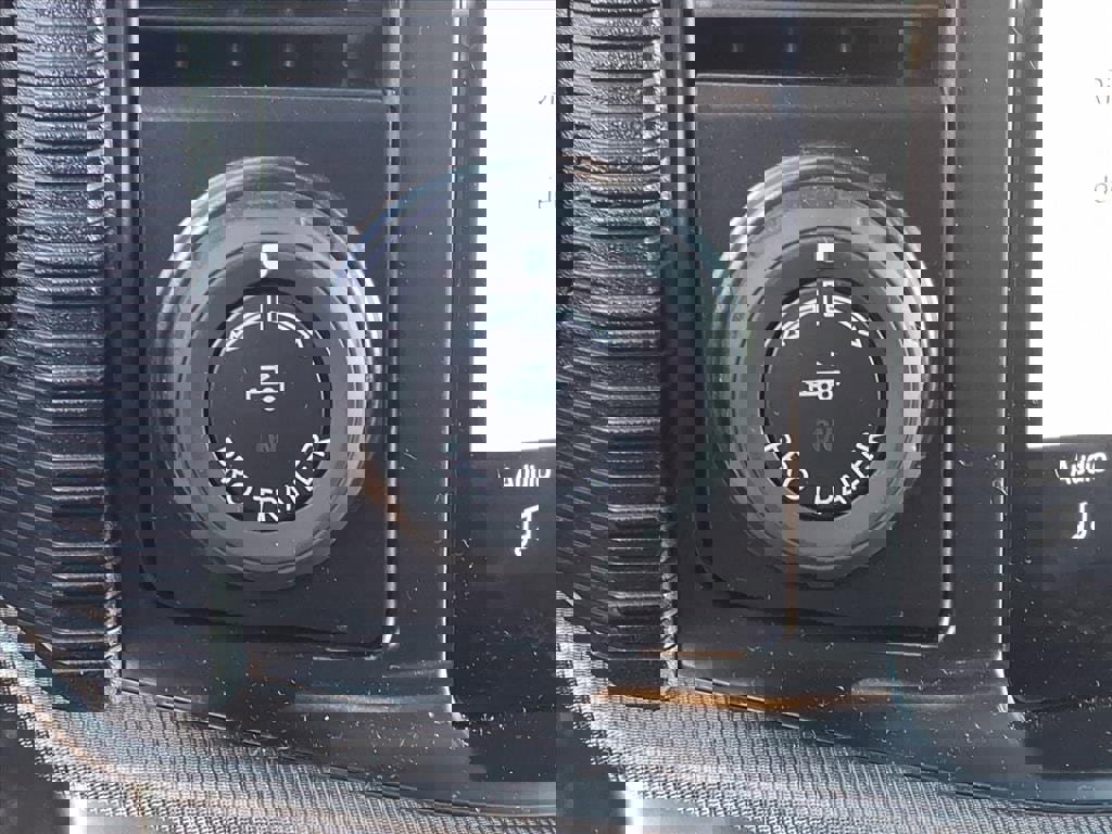 Certified 2024 Ford F150 Lariat w/ Equipment Group 502A High image 16