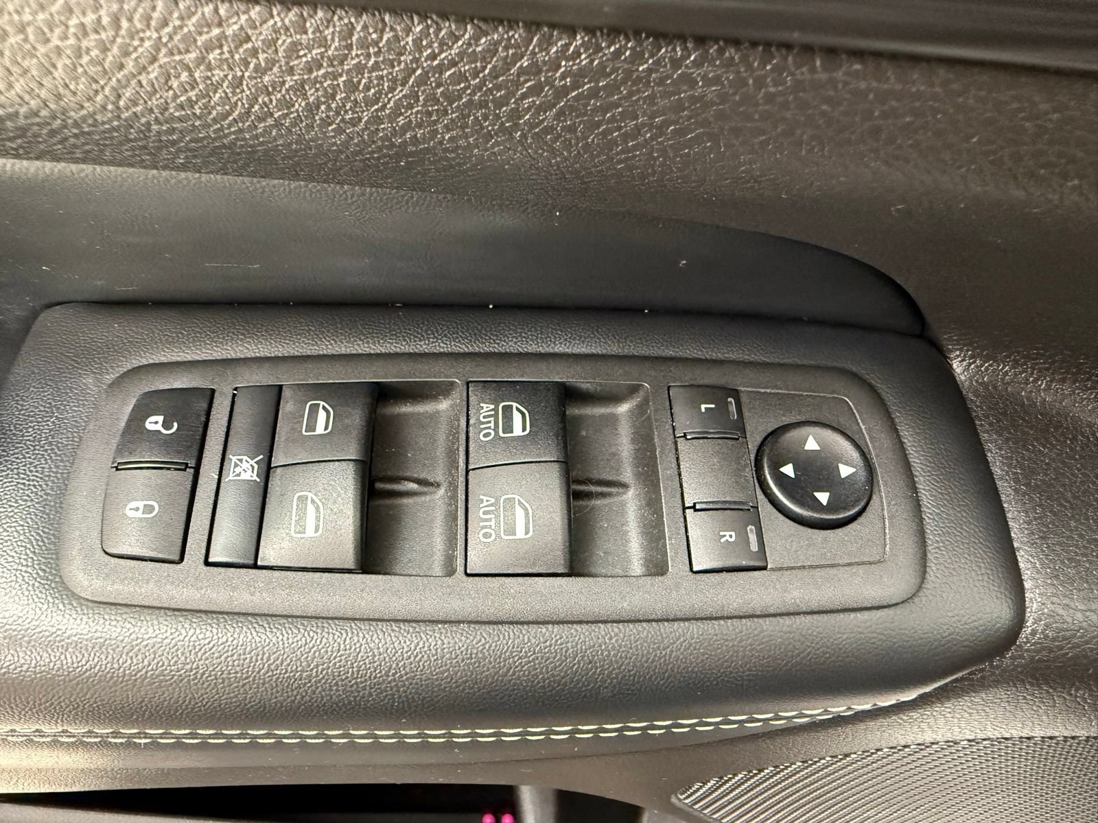 Used 2021 Jeep Grand Cherokee Freedom Edition AWD/4WD image 12