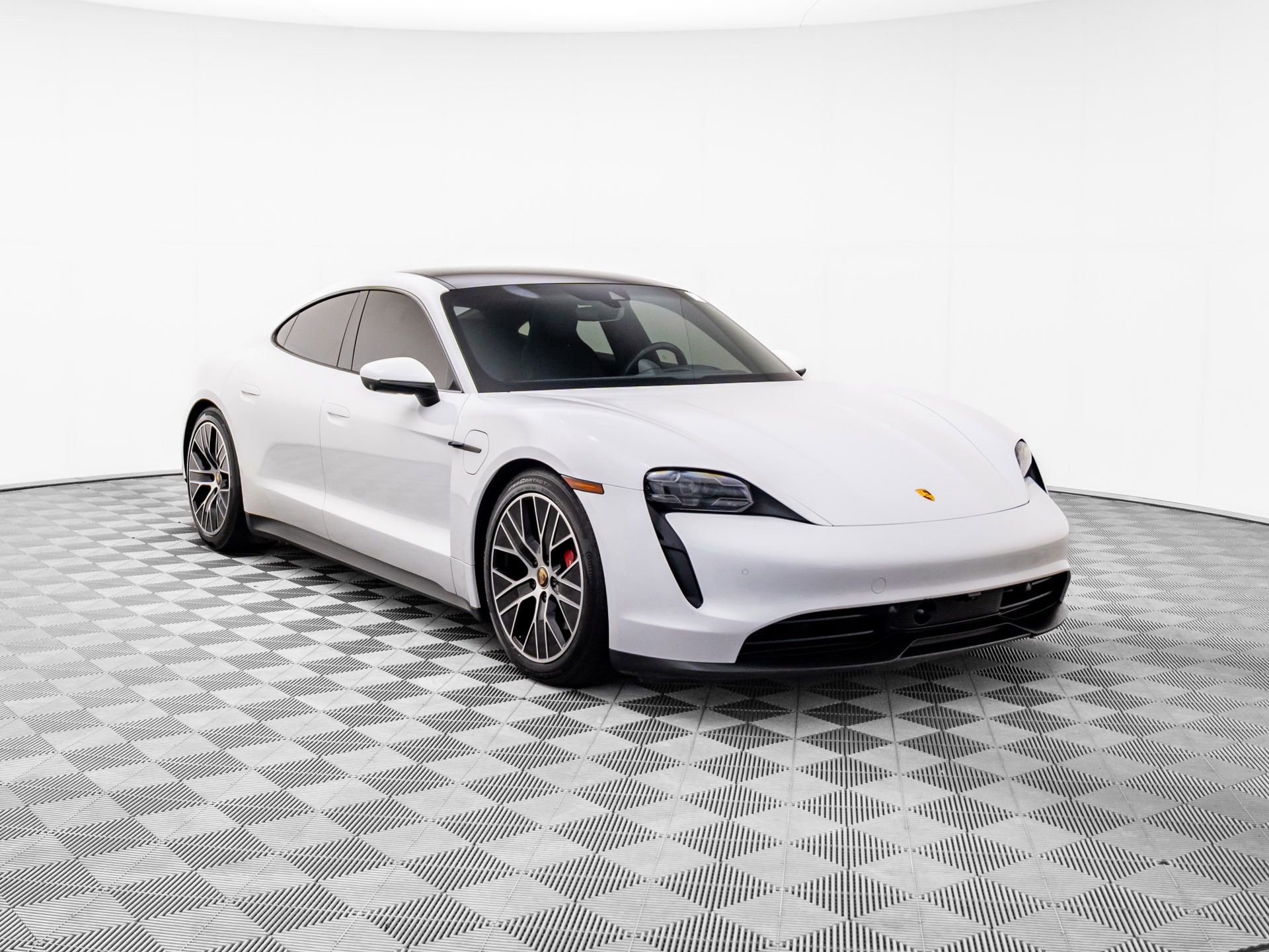 Used 2021 Porsche Taycan 4S image 6