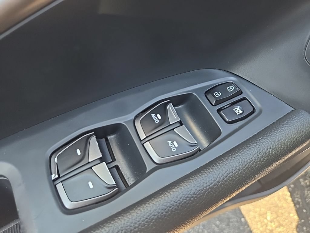 Used 2018 Hyundai Santa Fe Limited AWD/4WD image 29