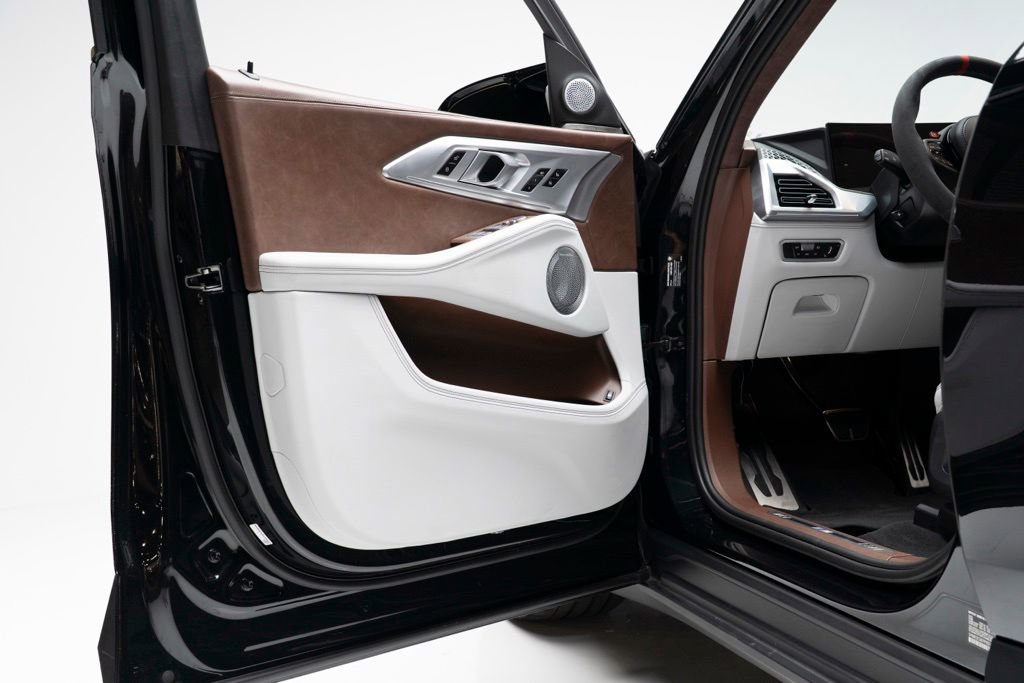 Used 2023 BMW XM image 15