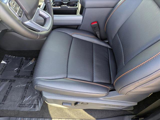 New 2026 Ford F250 Lariat w/ Black Appearance Package image 4