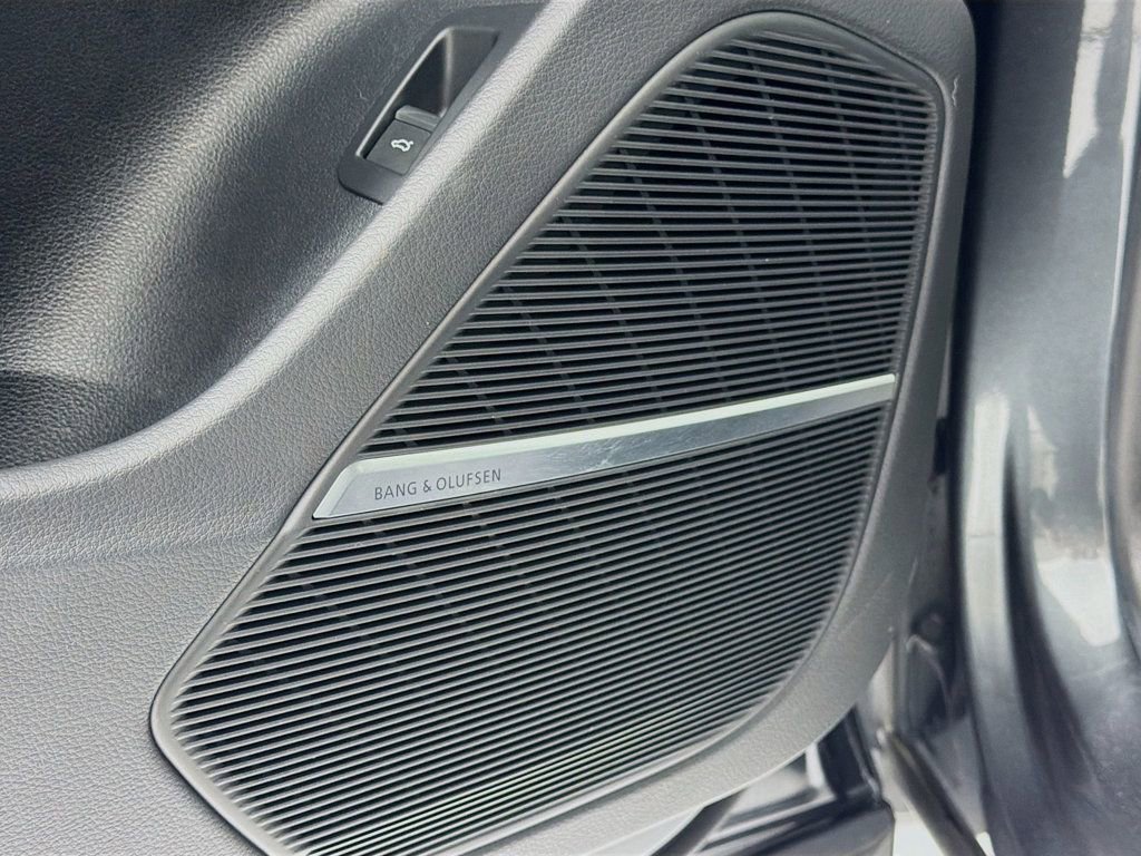 Used 2023 Audi Q8 Prestige image 20