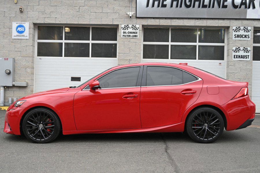 Used 2016 Lexus IS 300 4dr Sdn AWD w/ Navigation System Package image 4