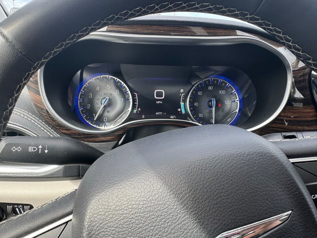 Used 2023 Chrysler Pacifica Limited image 14