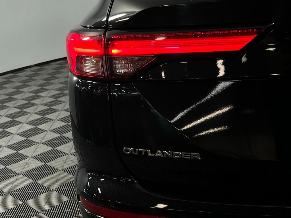 Used 2024 Mitsubishi Outlander SEL image 14