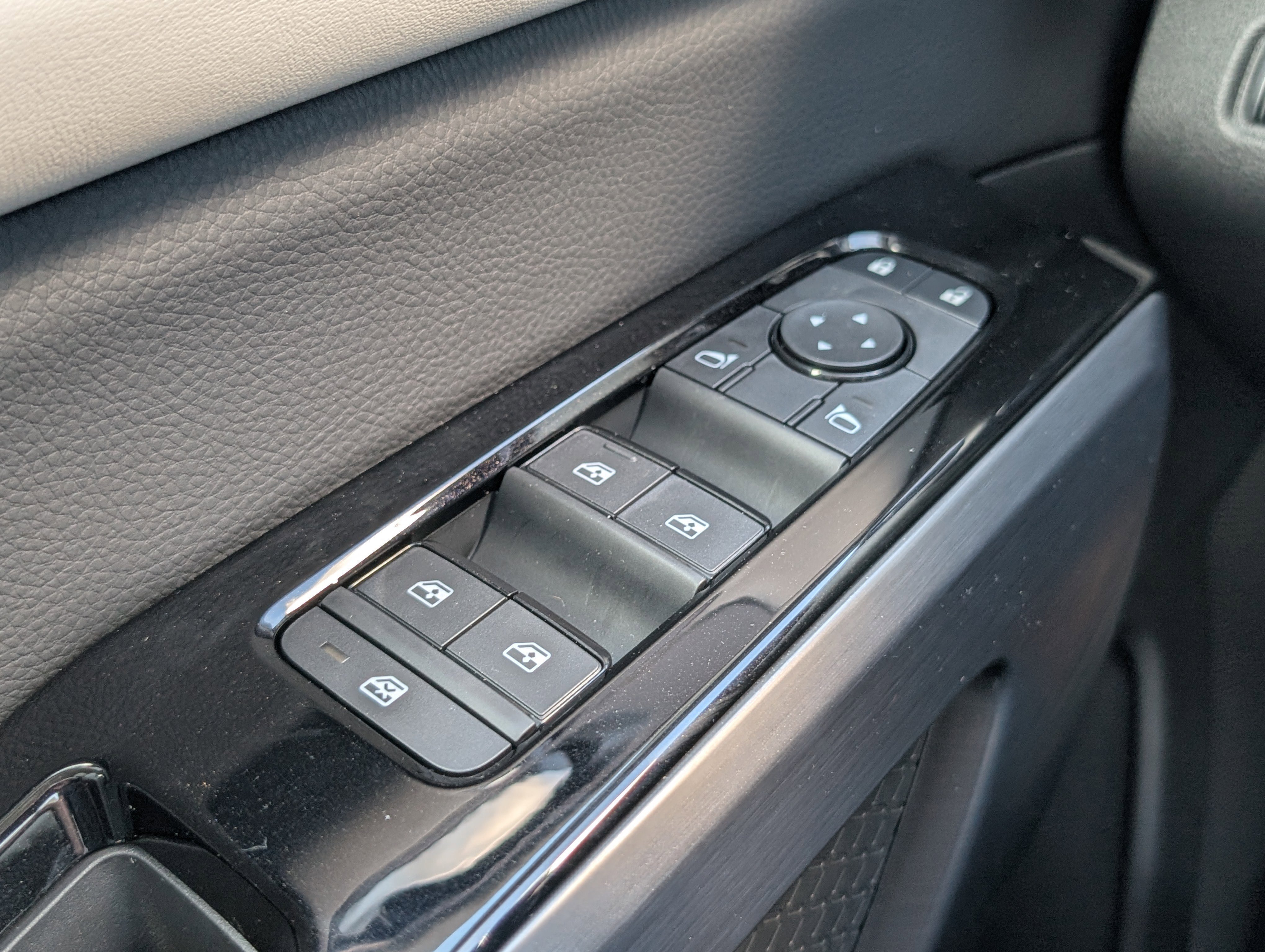 New 2026 Nissan Pathfinder SL FWD image 19