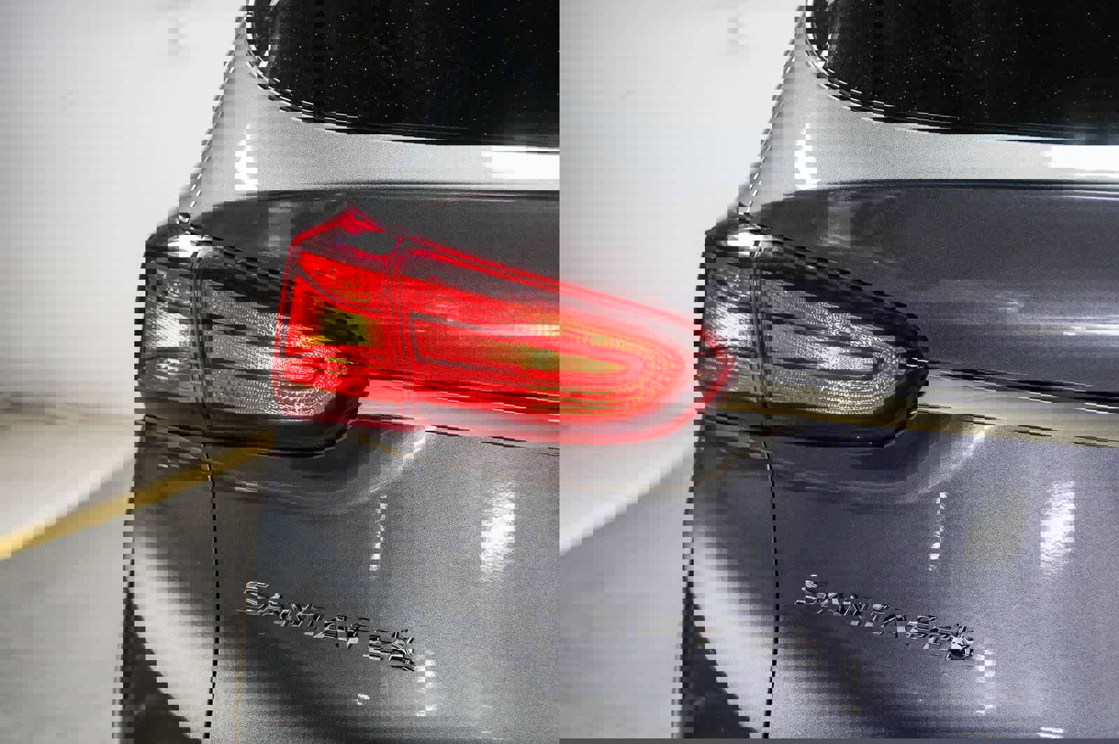 Used 2019 Hyundai Santa Fe SE FWD image 11