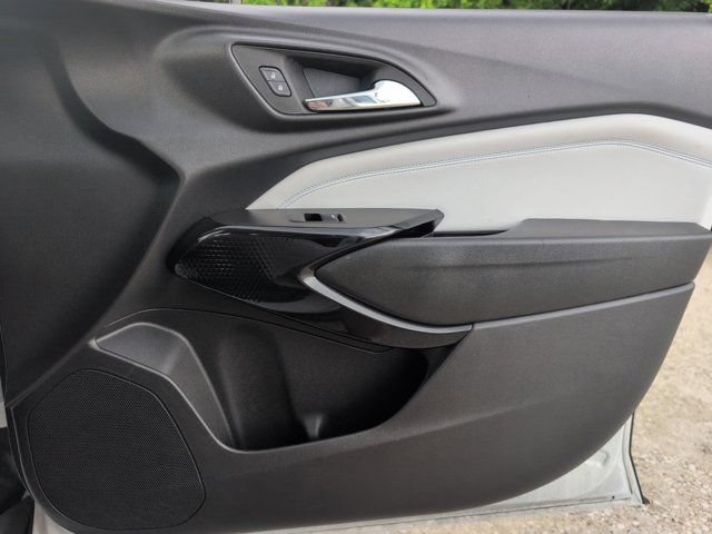 Used 2025 Chevrolet Trax LT w/ LT Convenience Package FWD image 32